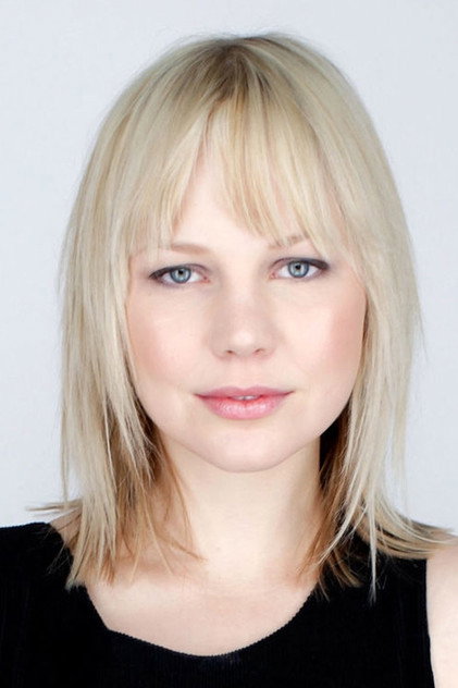 Adelaide Clemens oyuncu görseli