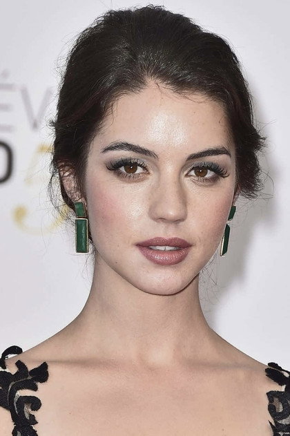 Adelaide Kane oyuncu görseli