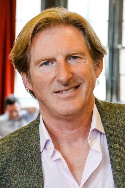 Adrian Dunbar oyuncu görseli