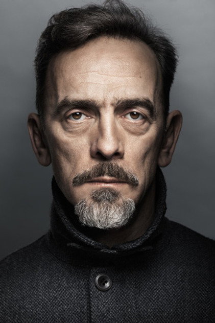 Adrian Schiller oyuncu görseli