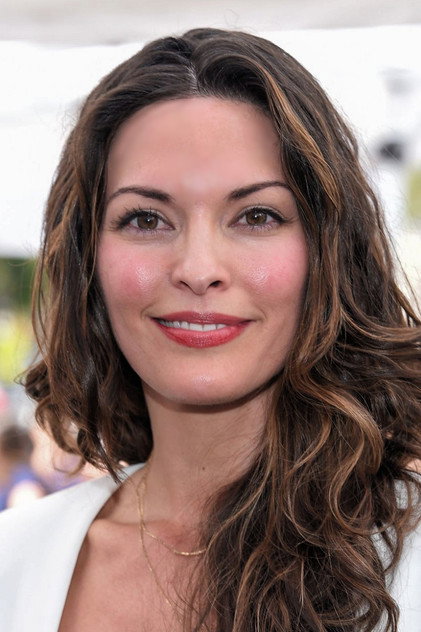 Alana de la Garza oyuncu görseli