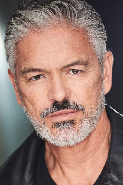Alejandro De Hoyos oyuncu görseli