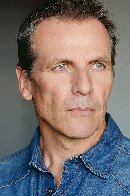 Alex Carter oyuncu görseli