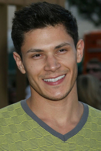 Alex Meraz oyuncu görseli