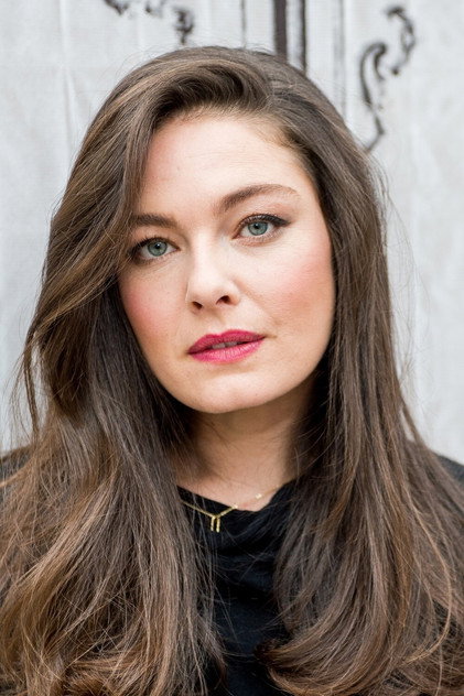Alexa Davalos oyuncu görseli