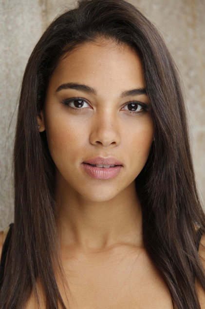 Alexandra Shipp oyuncu görseli