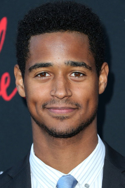 Alfred Enoch oyuncu görseli
