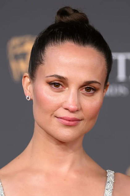 Alicia Vikander oyuncu görseli