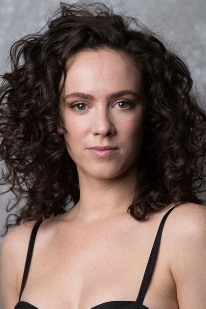 Amy Manson oyuncu görseli