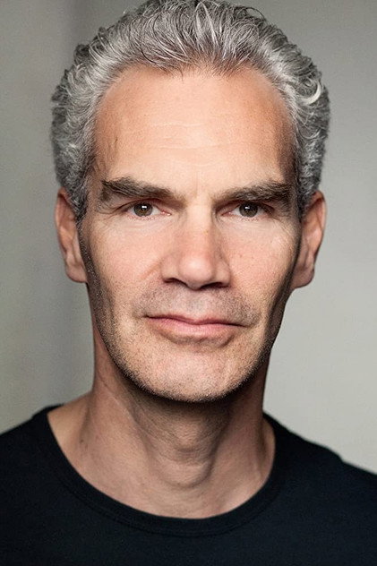 Angus Wright oyuncu görseli
