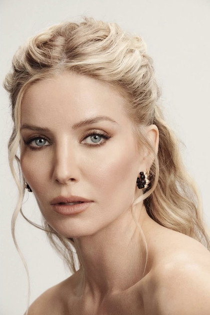 Annabelle Wallis oyuncu görseli