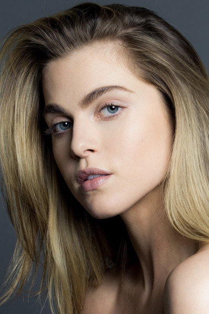 Anne Winters oyuncu görseli