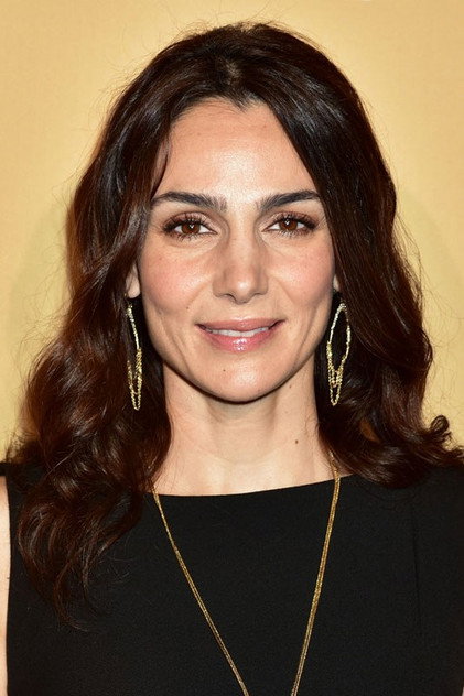 Annie Parisse oyuncu görseli