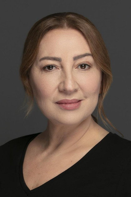 Ayşegül Günay oyuncu görseli