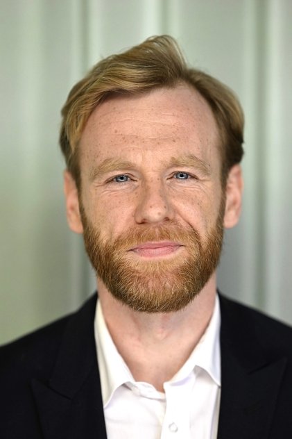Brian Gleeson oyuncu görseli