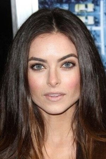 Brooke Lyons oyuncu görseli