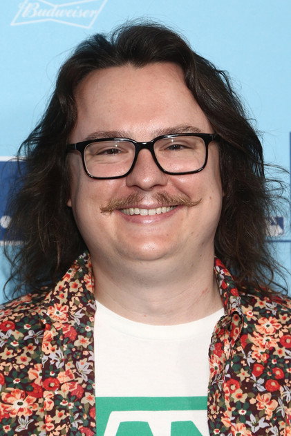 Clark Duke oyuncu görseli