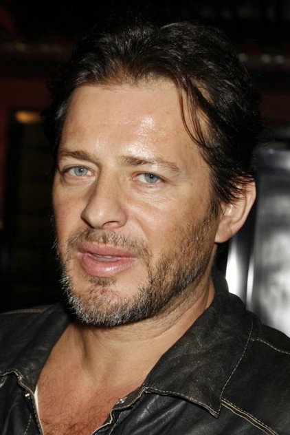 Costas Mandylor oyuncu görseli