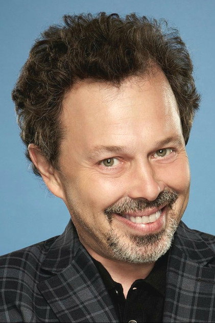 Curtis Armstrong oyuncu görseli