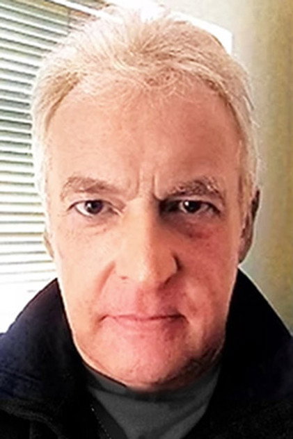 Dan Russell oyuncu görseli