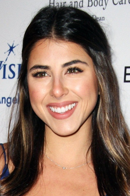 Daniella Monet oyuncu görseli