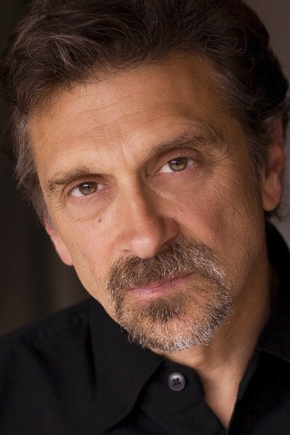 Dennis Boutsikaris oyuncu görseli