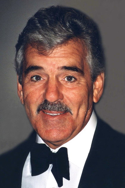 Dennis Farina oyuncu görseli