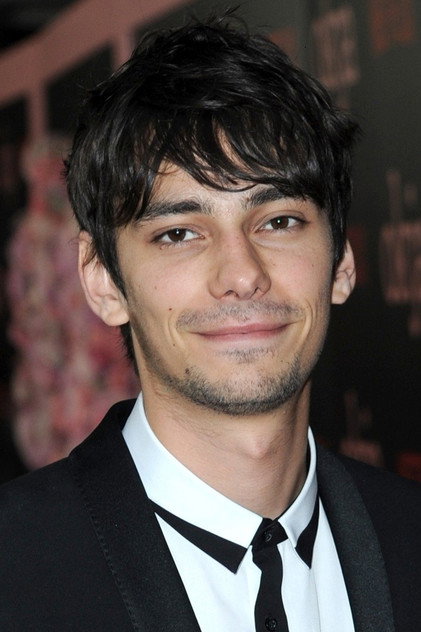 Devon Bostick oyuncu görseli