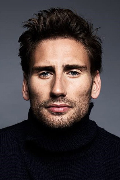 Edward Holcroft oyuncu görseli