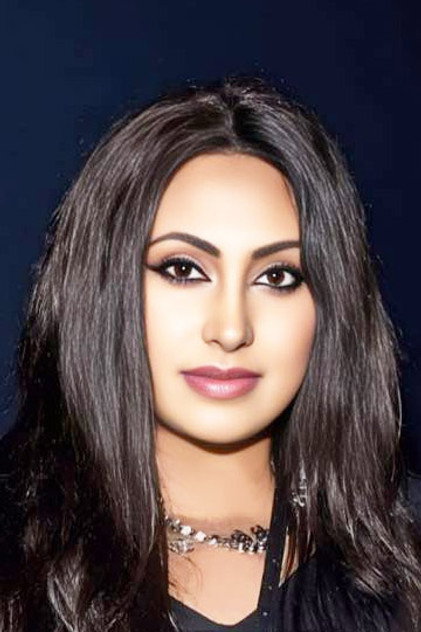 Elena Khan oyuncu görseli