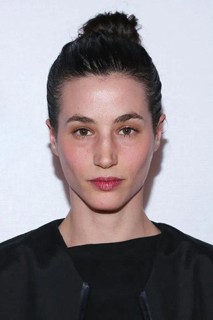 Elisa Lasowski oyuncu görseli