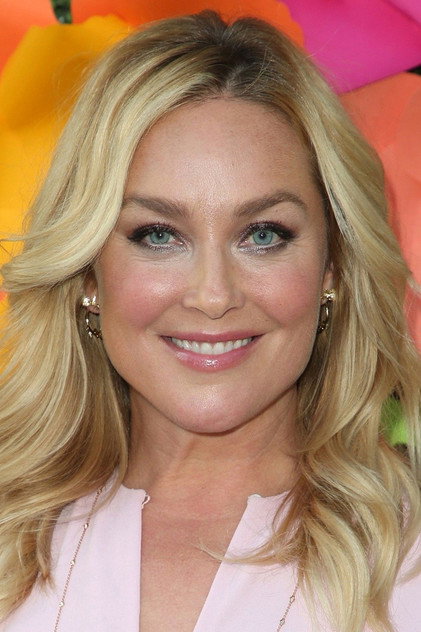 Elisabeth Röhm oyuncu görseli