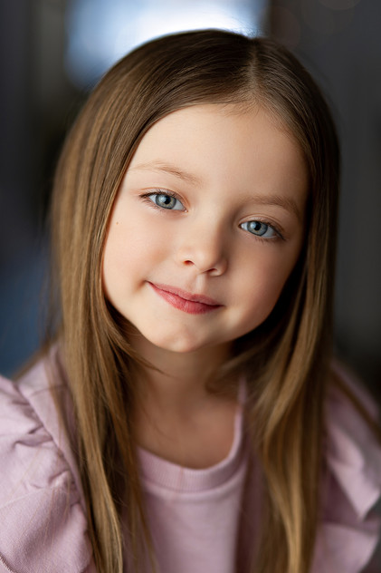 Emily Mitchell oyuncu görseli