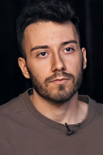 Enes Batur oyuncu görseli