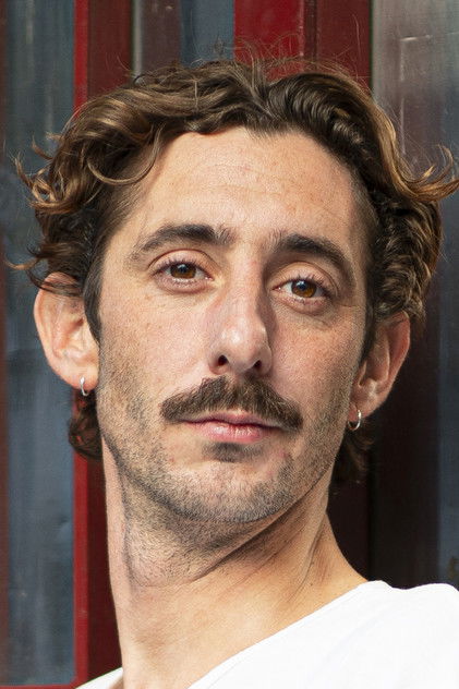 Enric Auquer oyuncu görseli
