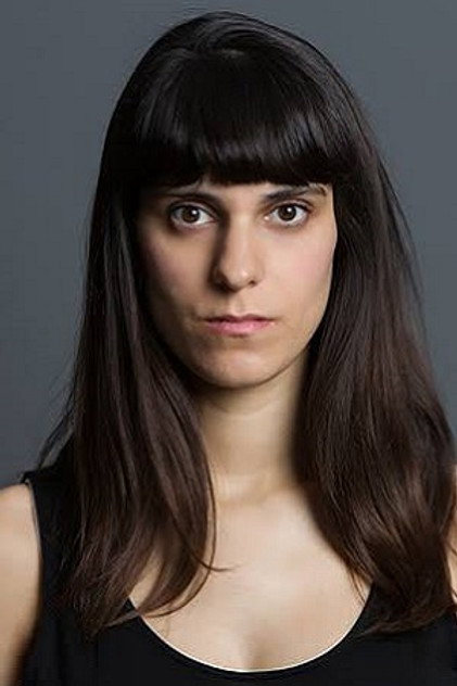 Esme Madra oyuncu görseli