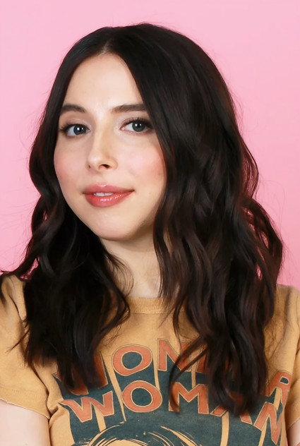 Esther Povitsky oyuncu görseli
