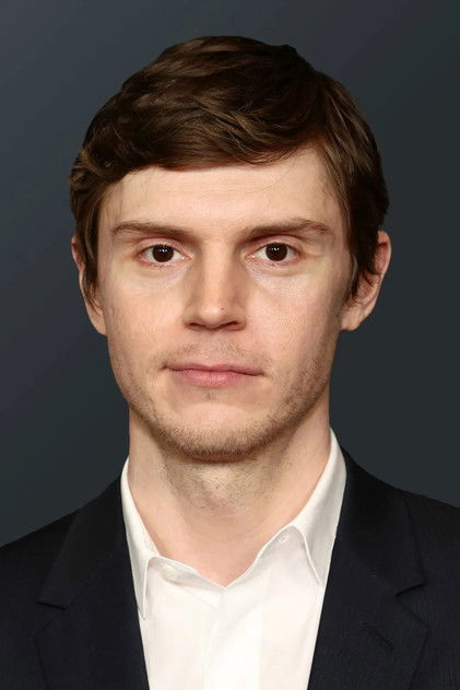 Evan Peters oyuncu görseli