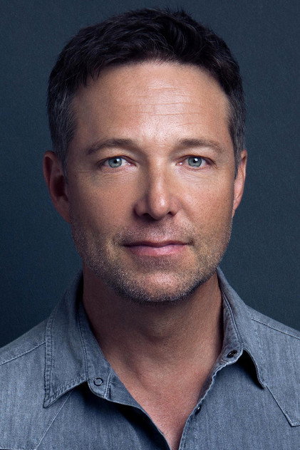 George Newbern oyuncu görseli