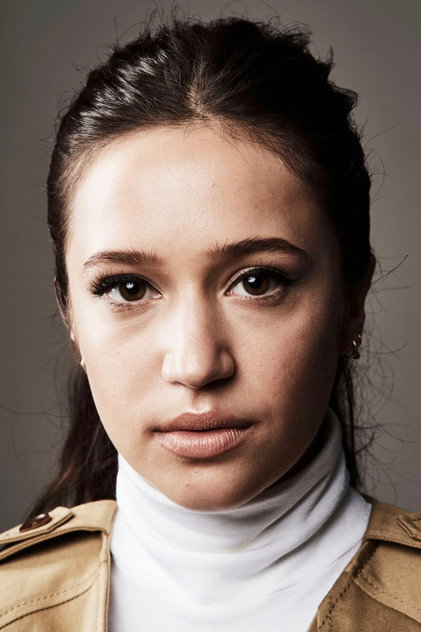Gideon Adlon oyuncu görseli