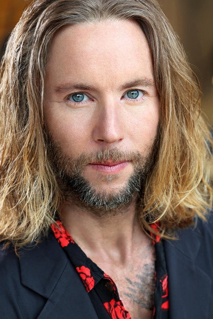 Greg Cipes oyuncu görseli