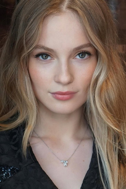 Hannah Dodd oyuncu görseli