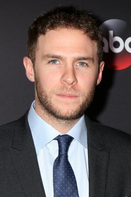 Iain De Caestecker oyuncu görseli