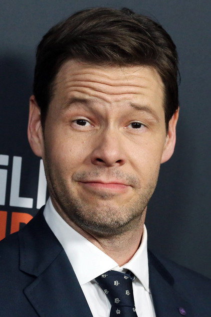 Ike Barinholtz oyuncu görseli