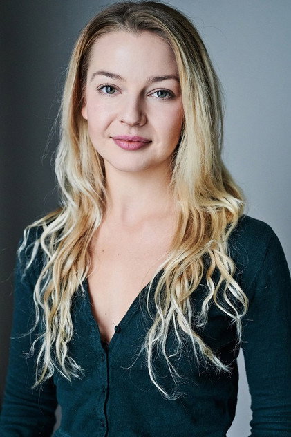 Issy Stewart oyuncu görseli