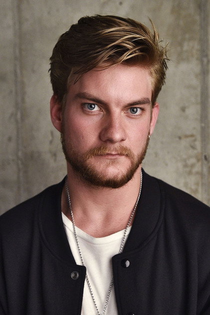 Jake Weary oyuncu görseli