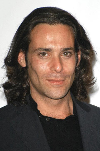 James Callis oyuncu görseli