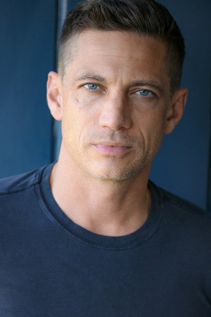 James Carpinello oyuncu görseli