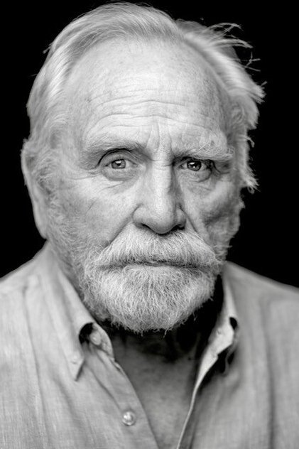 James Cosmo oyuncu görseli