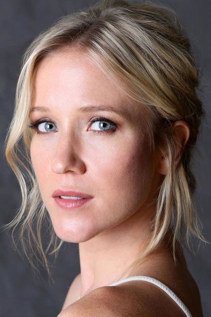 Jessy Schram oyuncu görseli